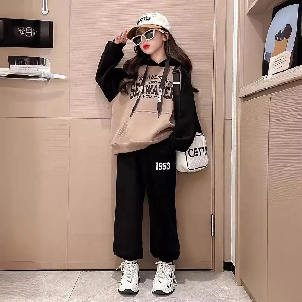 بدلة سويت شيرت عصرية للأطفال لخريف 2024 طقم رياضي غير رسمي مكون من قطعتين للفتيات والأطفال لربيع/خريف