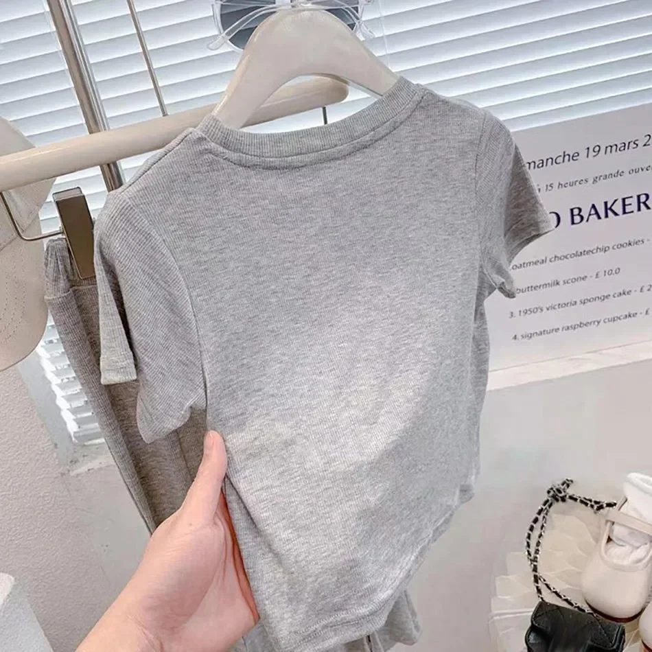 Vêtements pour bebes filles، hauts et bas coréens، tenue en form de cuore، تي شيرت et pantalon decontractes، ensemble de vêteme