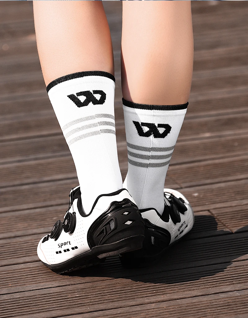 WEST BIKING Reflektierende Fahrradsocken für Männer und Frauen Schnelltrocknende Sportsocken Atmungsaktive Lauf- und Fahrradausrüstung EU-Größe 37-43 – Detail 9