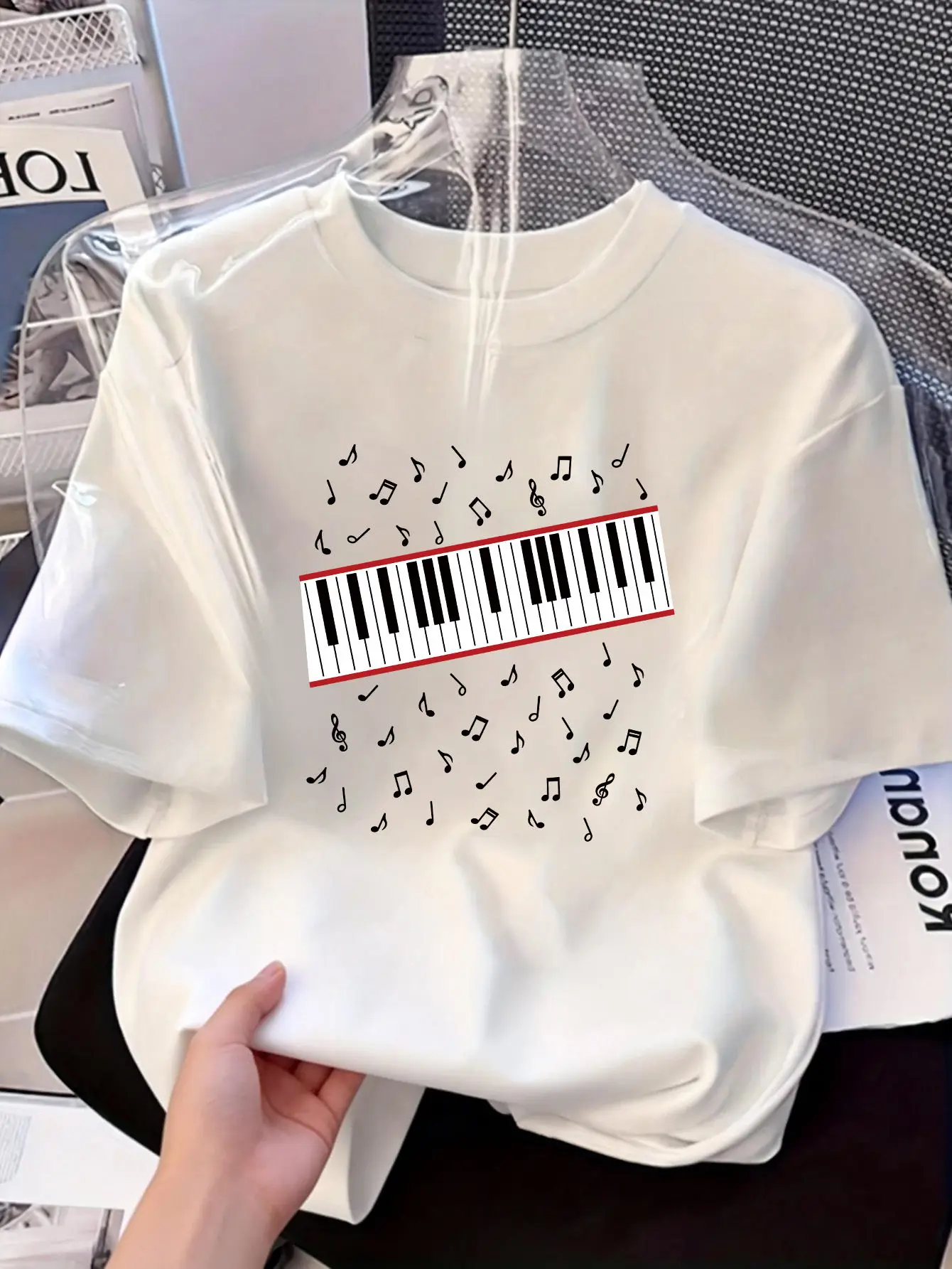 T-shirt Women's Short Sleeved Niche Design, Drop Note Print, Summer New Half Sleeved Student Slimming Top for Women