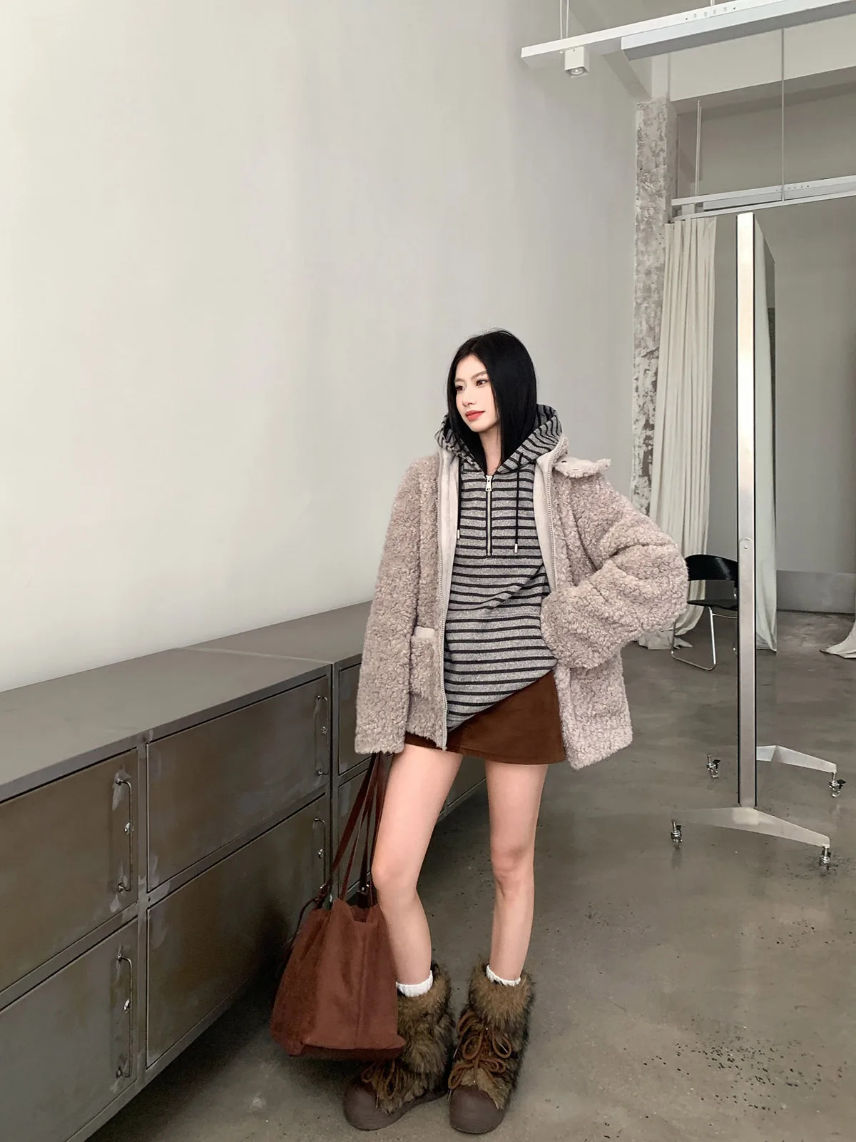 Joeyoo Zimowy Rozpinany Płaszcz z Ociepleniem z Owczej Skóry, Damski, Zintegrowany z Skórą i Futrem, Krótka Odzież Wierzchnia