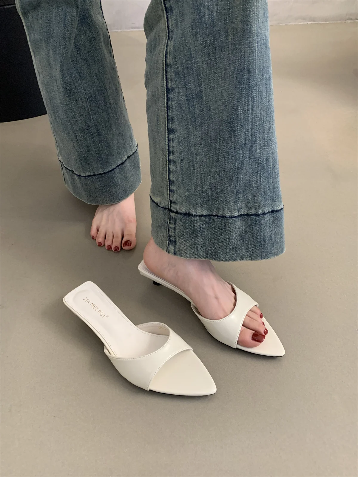 2024 New Brand Women Slipper Fashion Pointed Toe Slip On Ladies Elegant Sandal Thin Low Heel Peep Toe Slides Shoes Pumps Dress