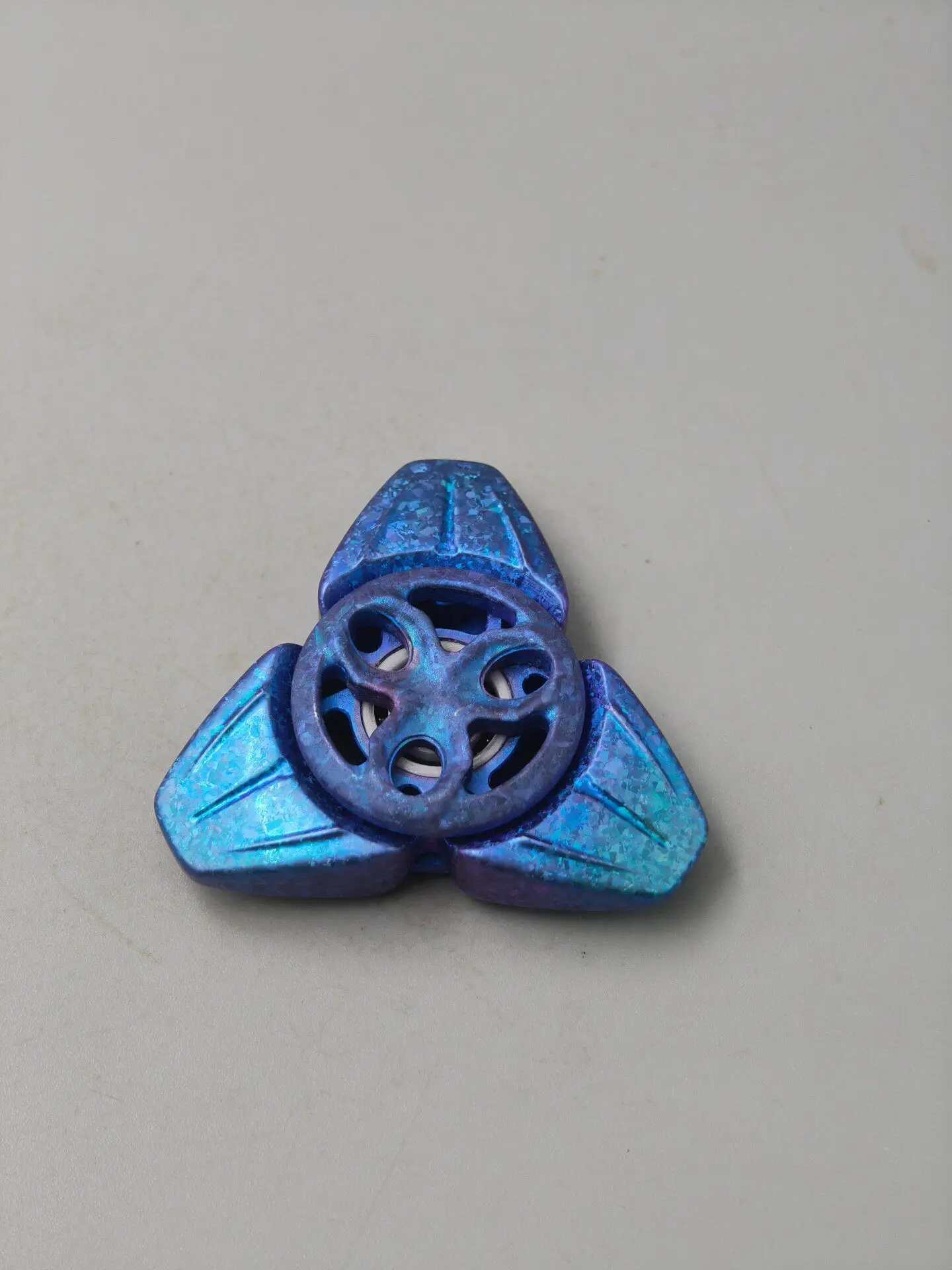 Used EDC Ice Crystal Titanium Poisonous Scorpion, Brahma Character Edc Fingertip Gyro, Feel Gyro Edc Metal Decompression Toy