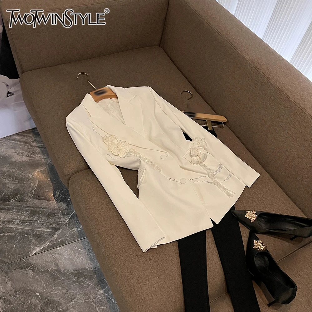 

TWOTWINSTYLE Solid Spliced Appliques Slim Chic Blazers For Women V Neck Long Sleeve Temperament Jacket Female Fashion KJA548321