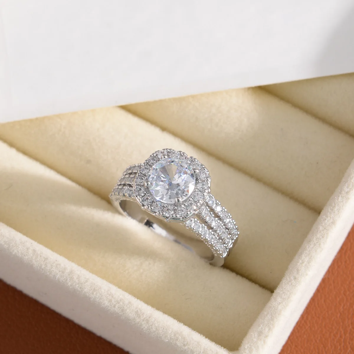 

New Micro Inlaid Diamond Large Zircon Rings Women's Gold Plated Ring Cubic Zirconia Engagement Ring Jewelrys
