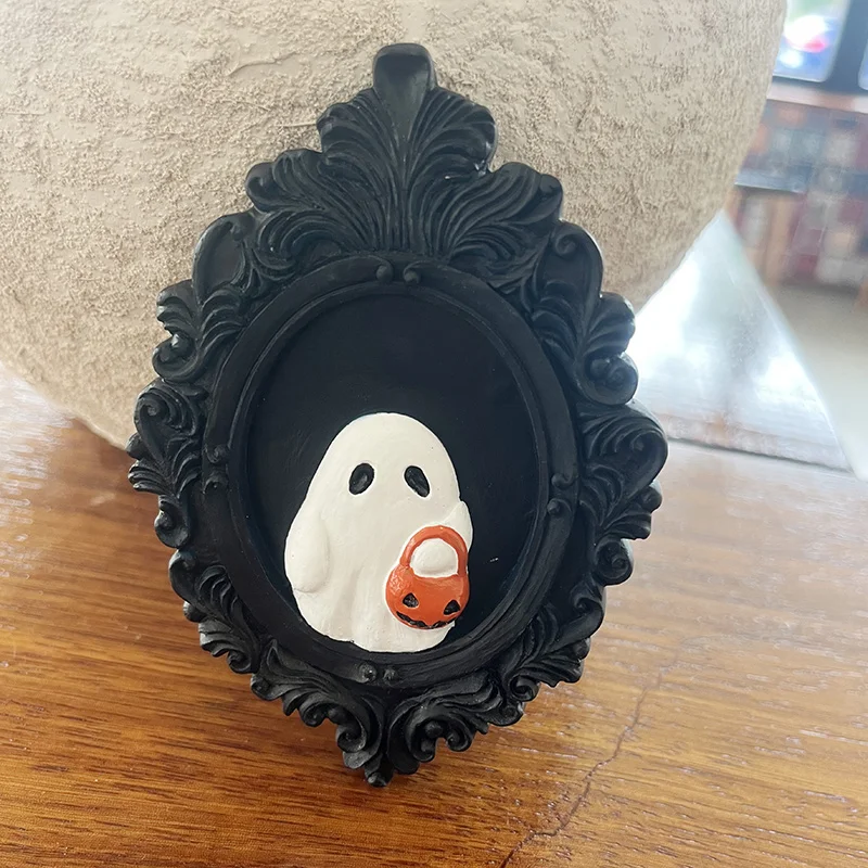 Halloween Gothic Cute Ghost Carved Wall Hanging Decoration Trick-or-Treat Unique and Creative Resin Wall Decor Perfect Gift