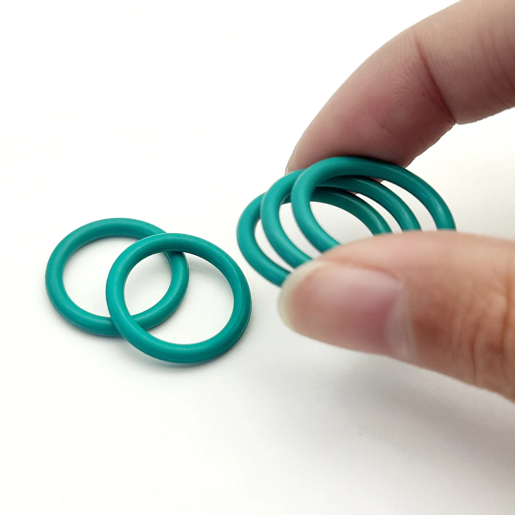 High Performance Green FKM Fluororubber O-Ring CS 1.78mm ID 1.78mm~21.95mm Chemical Resistant, Heat Stable, Premium Sealing Ring