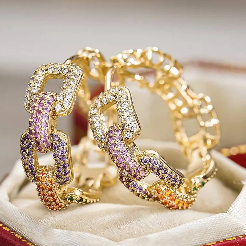 Huitan Chain Linked Design Damen-Creolen, ästhetische Verlobung, Jahrestag, Accessoires, eingelegte bunte CZ, trendiger Schmuck