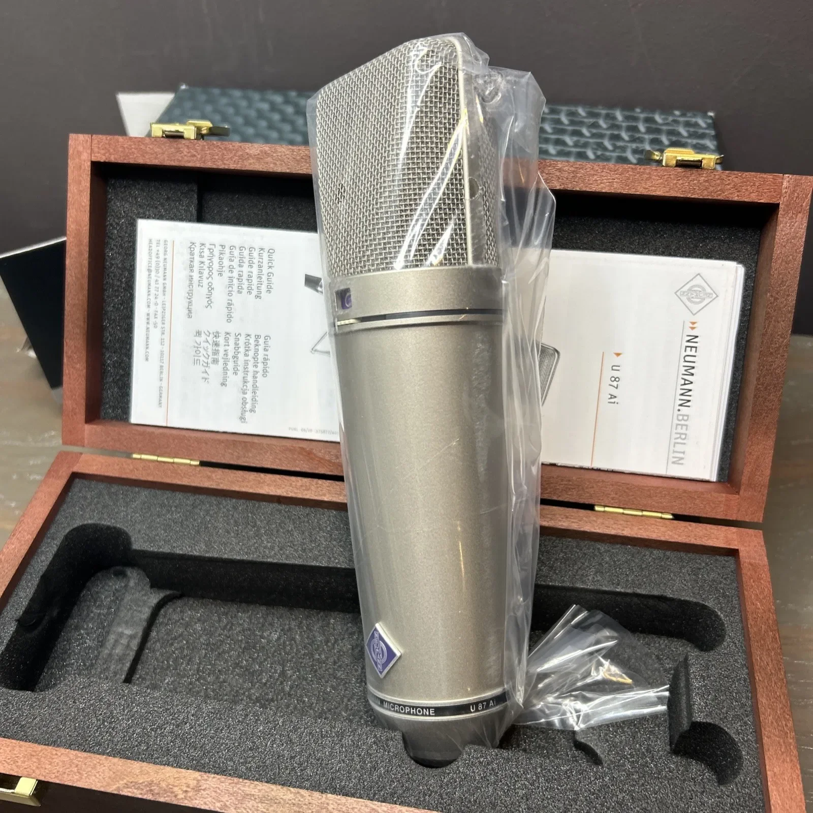 Microfone condensador com fio Neumann U 87 Ai NOVO com caixa e acessórios