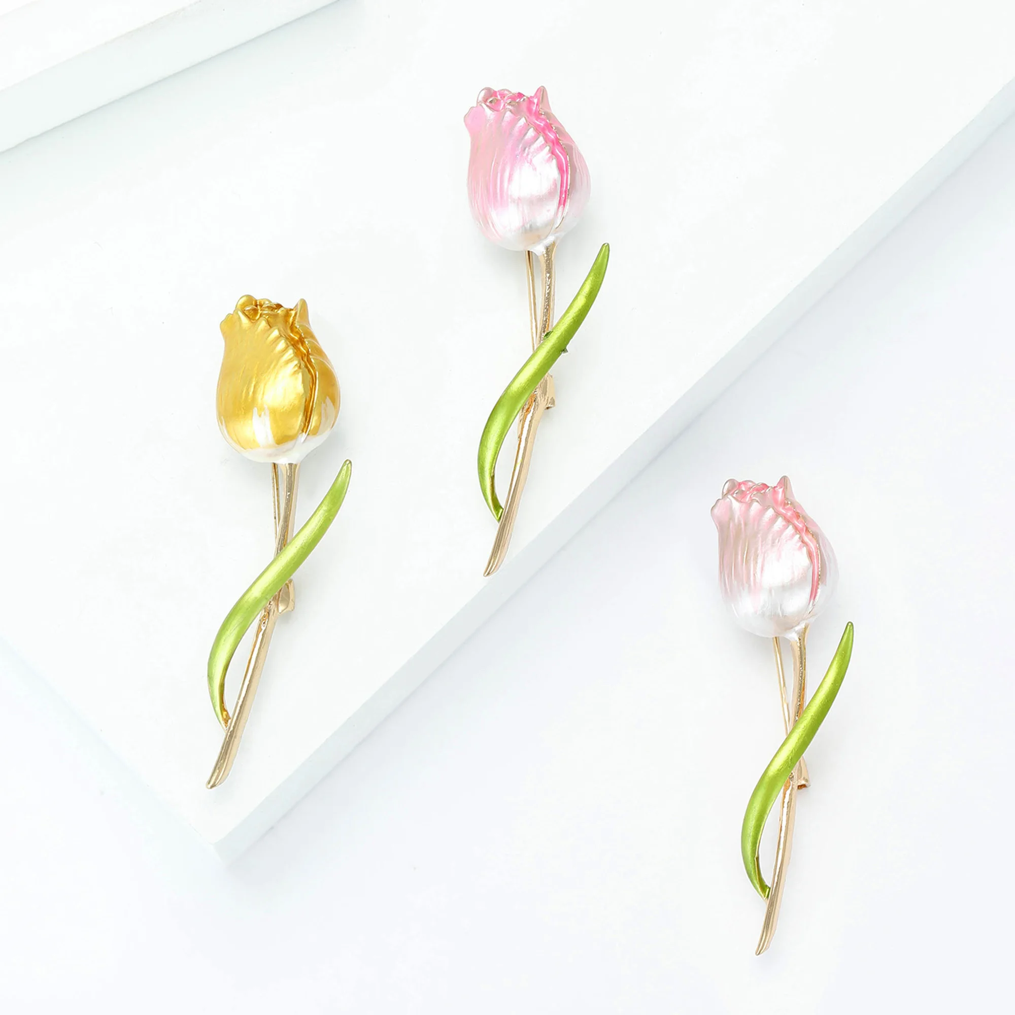 Beaut&Berry Luxury Enamel Tulip Brooches for Women Plant Pins Friends Party Gifts Banquet Jewellery Accessories