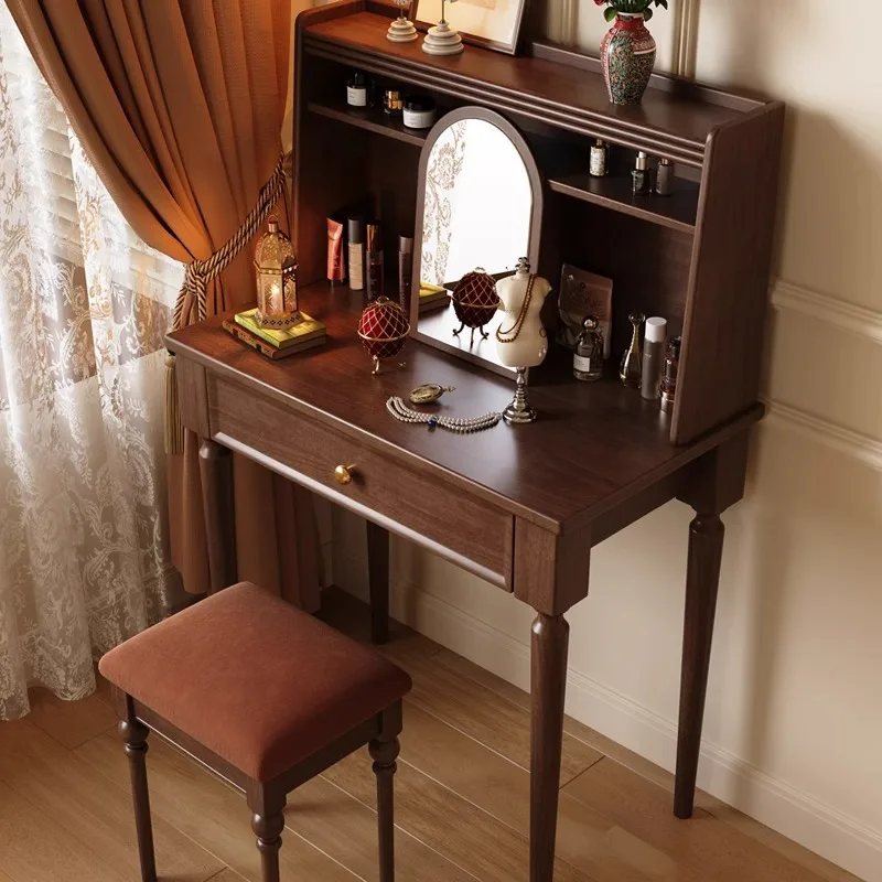 خزانة خشبية صلبة فرنسية قديمة