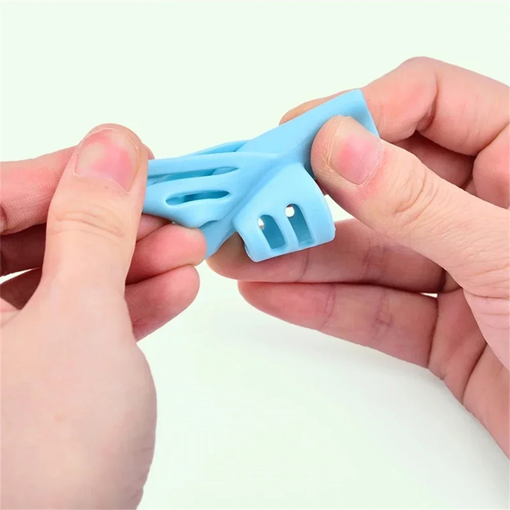 4er-Pack Ergonomischer Stiftgriff-Korrektor Weicher Gummi Schreibhaltungs-Trainer Kinder Schreibhilfe Korrektur-Schreibwaren-Werkzeug – Detail 7
