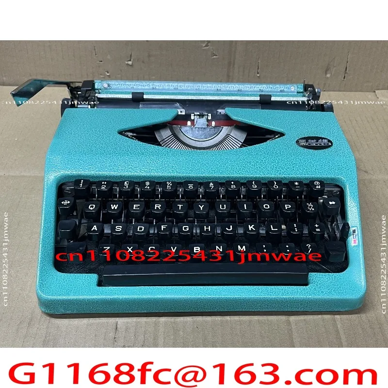 High-quality Beige Metal Old-fashioned English Typewriter, Can Be Used Normally