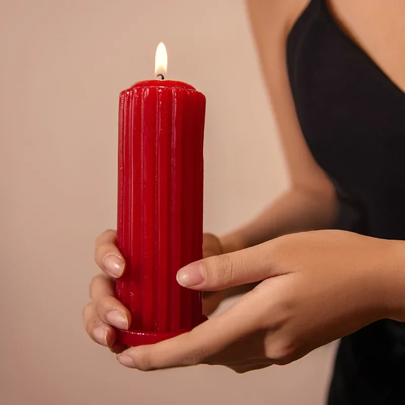 Vela de soja hecha a mano de baja temperatura 48 ℃ Vela perfumada con forma de gota, vela de Pilar romano, vela perfumada con flores, palo rojo y negro