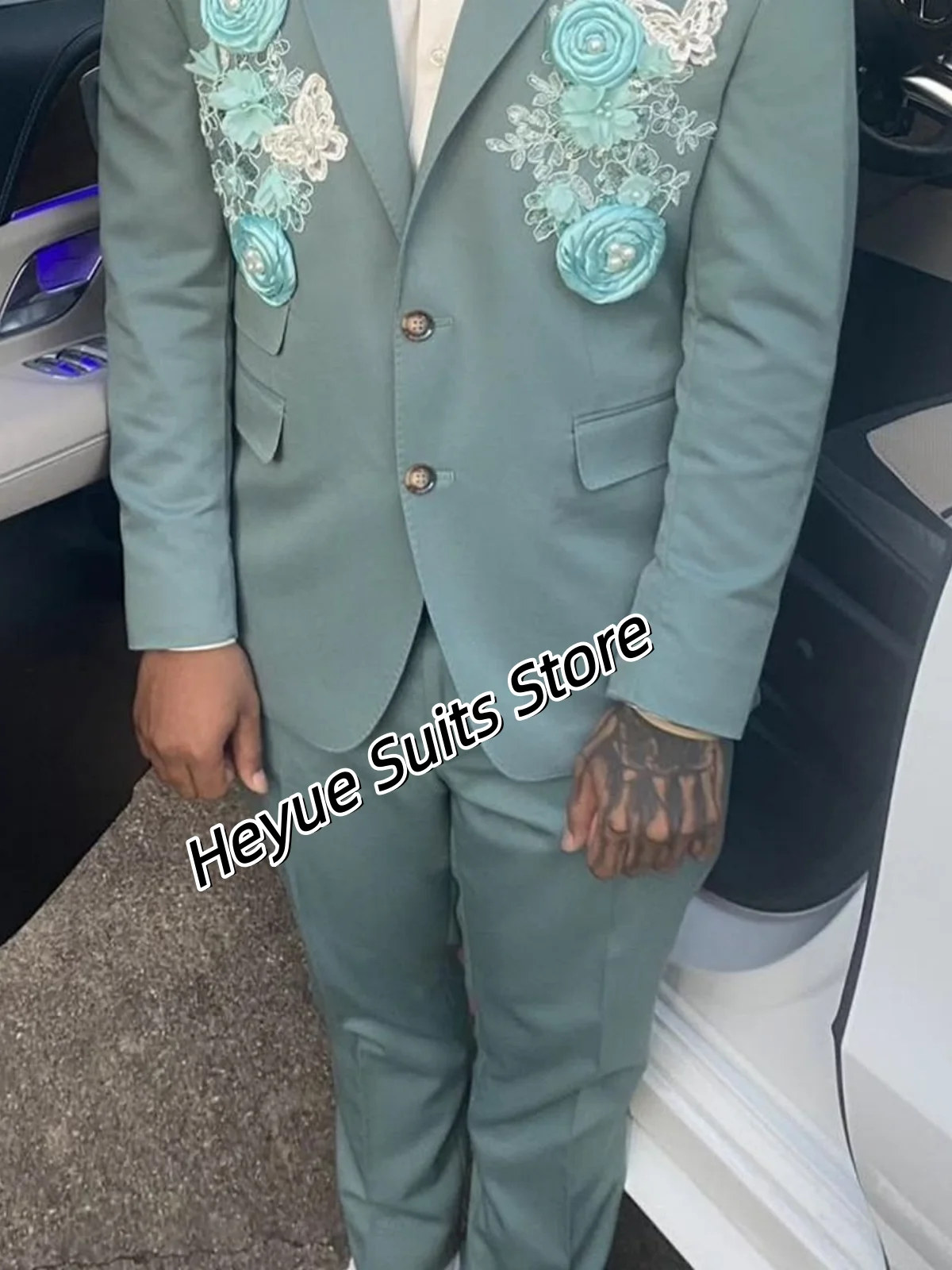 

Fashion 3D Flower Embroidery Groom Wedding Tuxedos Customized Slim Fit Peak Lapel Men Suits 2 Pieces Sets trajes para hombre