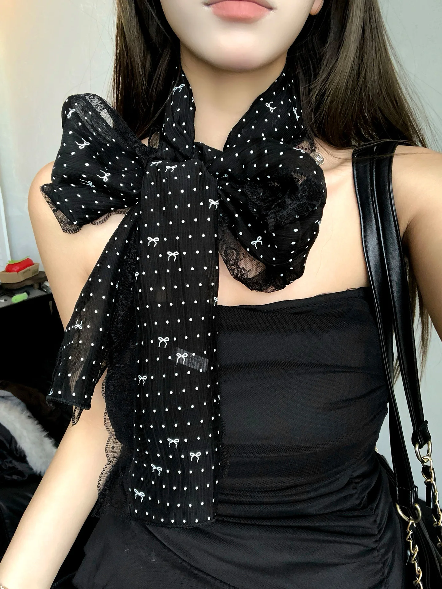 cachecol-coreano-longo-preto-com-poas-e-laco-cachecol-fino-feminino-da-moda-acessorio-multifuncional