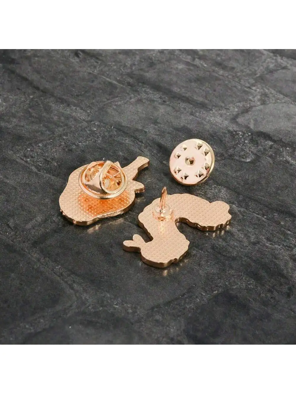 2PCS/lot Cute Caterpillar Strawberry Brooch for Girls - Cartoon Trinket Alloy Badge