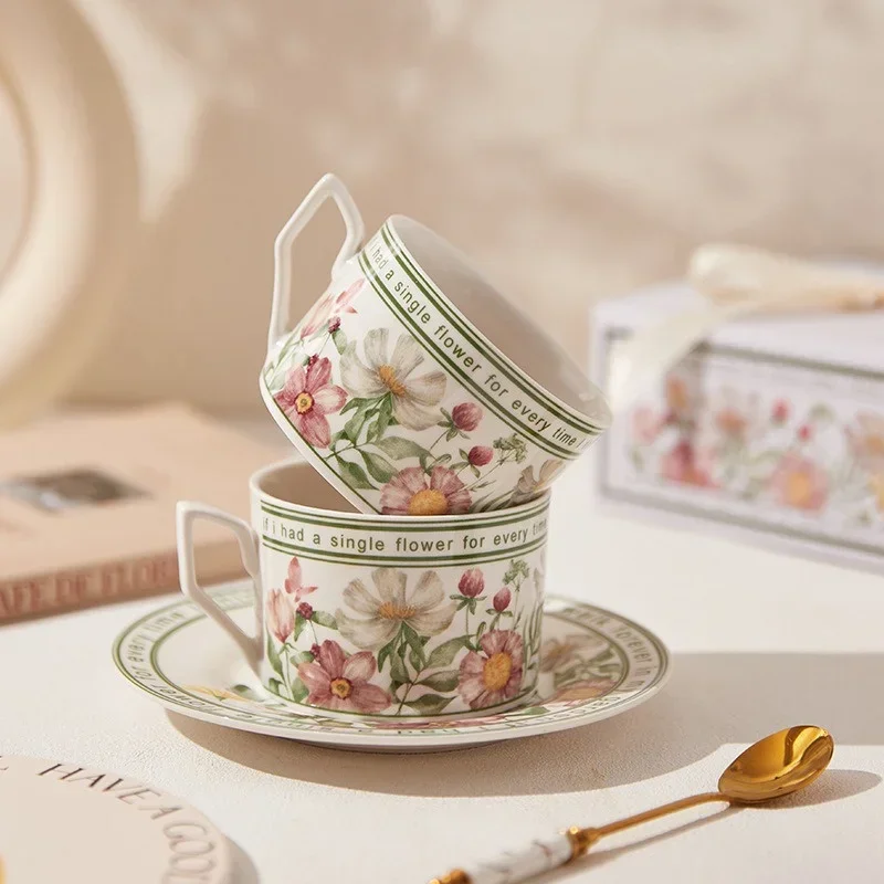 

350ML New French Retro Ceramic Mug Exquisite Flower Coffee Cup and Saucer Afternoon Camellia Tea Cup Romantic Gift Water Cup