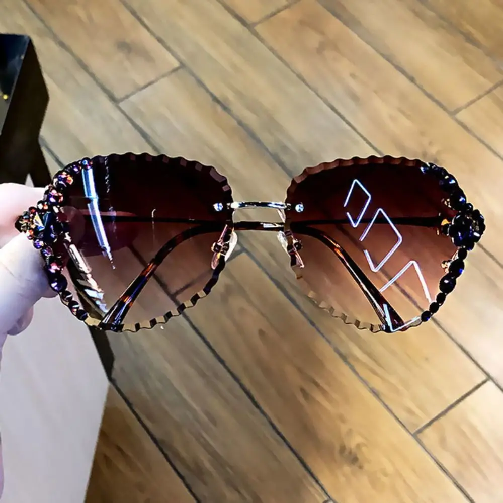 

Rhinestone Decoration Retro Sunglasses Korean Frameless Eyewear Outdoor Sunglasses Sun-Protective Travel Accessories