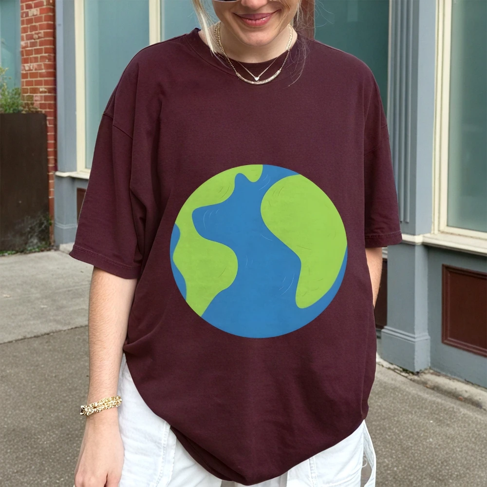تي شيرت نسائي مطبوع عليه Earth 2025 Y2k - بلوزة صيفية قطنية كبيرة الحجم، تي شيرت برسومات كوكب عالية الجودة، ملابس خروج صديقة للبيئة