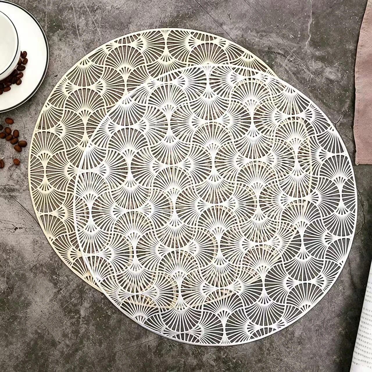 Round Ginkgo Geometric Hollow PVC Placemat Insulation Coaster Table Mat Cup Pads Bowl Home Kitchen Wedding Party Holiday Decor