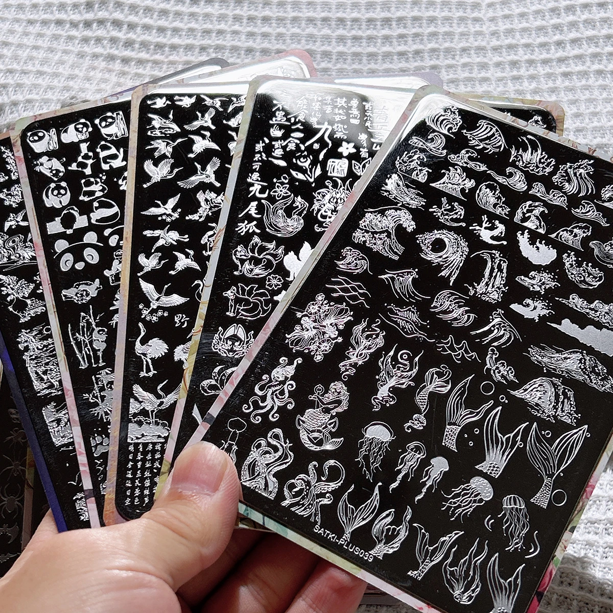 Nail Art Stamping Plate for Beginners, No Hand Painting Required, High-Quality Stamping Template, Bohemian Ethnic Style, Moroccan Totem Pattern Stamping Plate, Transparent Silicone Stamp, Nail Art Tool, Quick Nail Art for Lazy People, New Try, New Method, Technology Changes Beauty