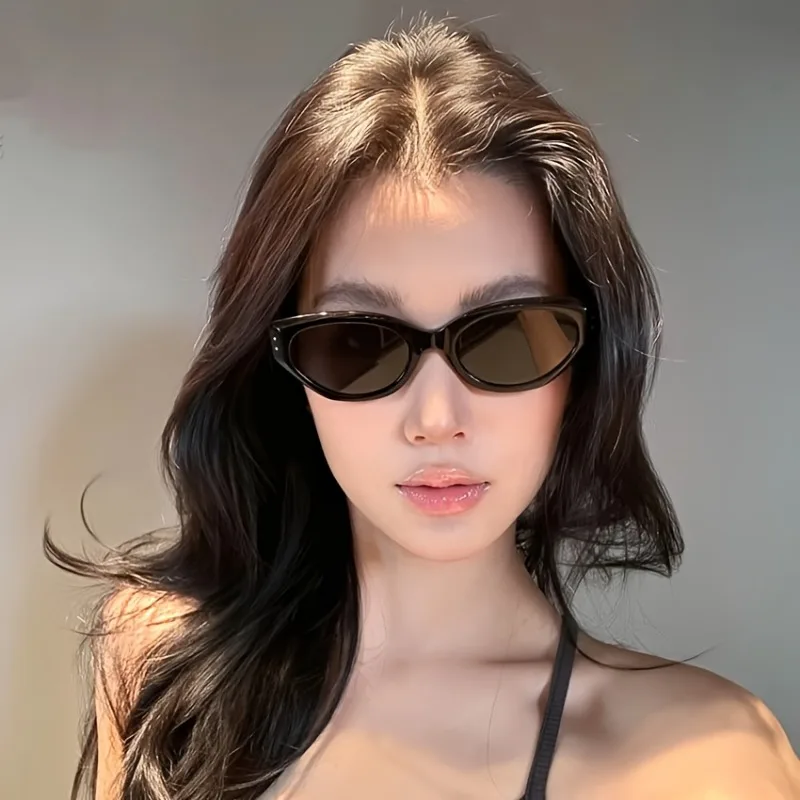 The New Retro Oval Frame Sunglasses Personality Catwalk Small Frame Sunglasses Glasses Men's/Women's Universal UV400 Eyewear image 2