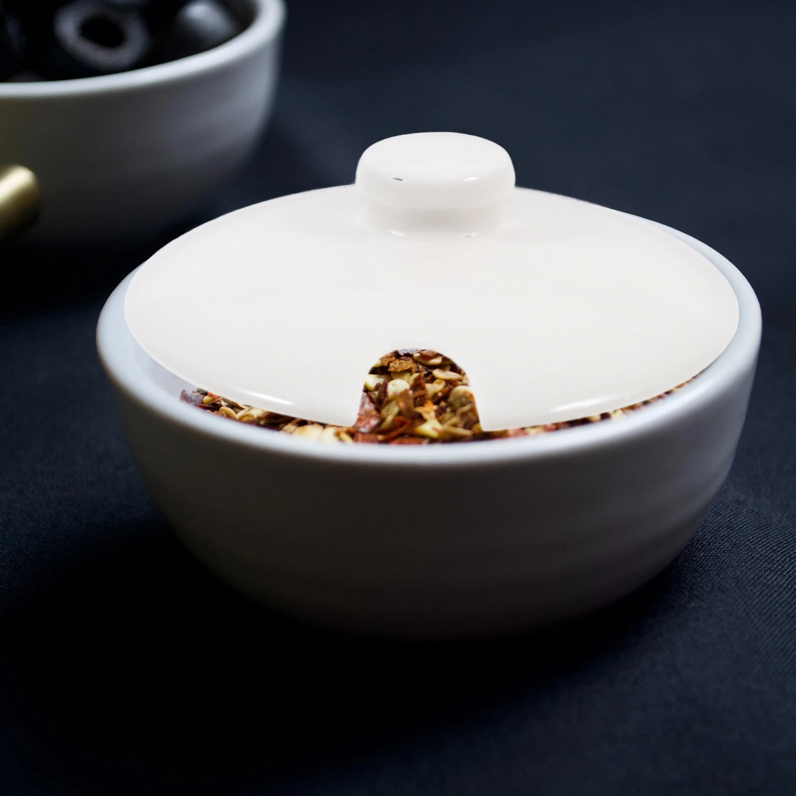 

Ceramic Seasoning Jar Lid Replacement Easy to Clean Round Fit Most Jars with Spoon Hole for Kitchen Organization and Elegant