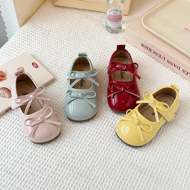 

Korean Version 2025 Girls' Princess Shoes Spring Bow Design Sweet Fashion Sandals Versatile Comfortable Lightweight Single Shoes