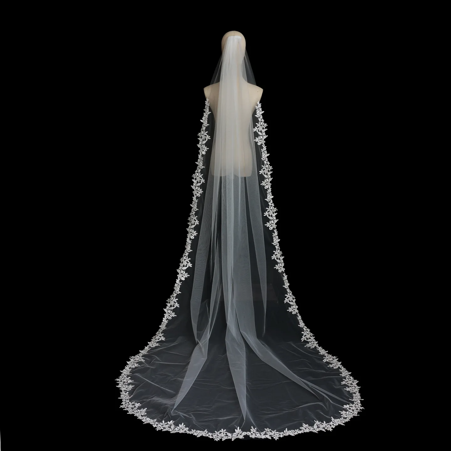 SLBRIDAL Einlagiger Spitzenblumen-Perlen-Hochzeitsschleier mit Kamm, Brautschleier, Hochzeitsaccessoires für die Braut, Hochzeitskleidung für Frauen – Detail 2