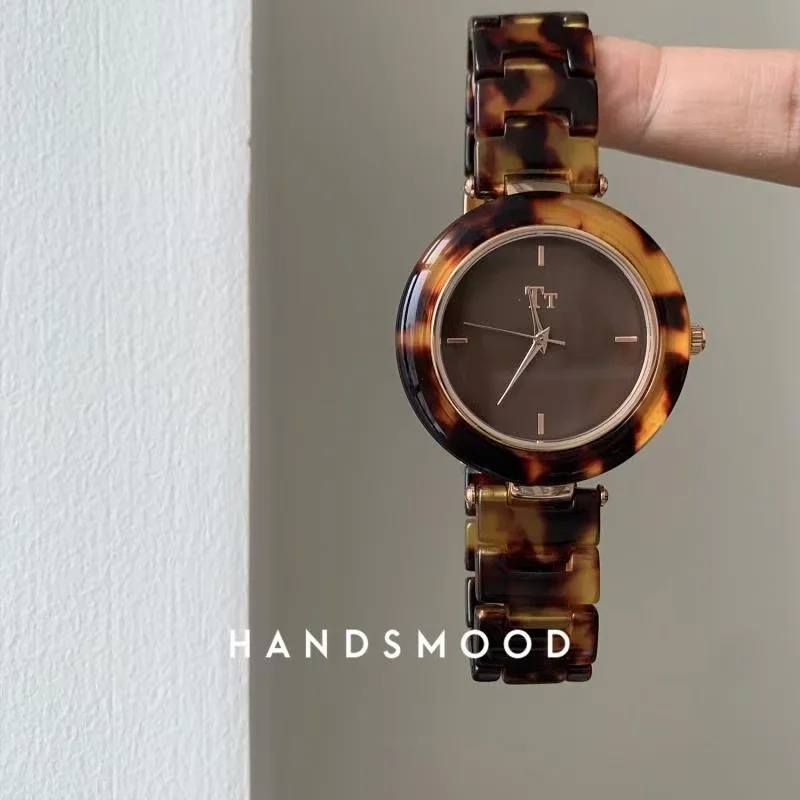 

New vintage women's watch Luxury Brand Casual Dress Clock Amber Resin Bracelet Chain Watch Gifts For Women