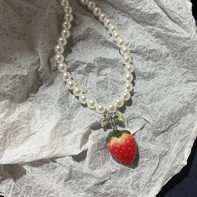 Goth Vintage Y2K Red Strawberry Bowknot Handmade Beaded Pearl Necklace For Egirl Aesthetic 2000s EMO Jewelry Scene Accessories