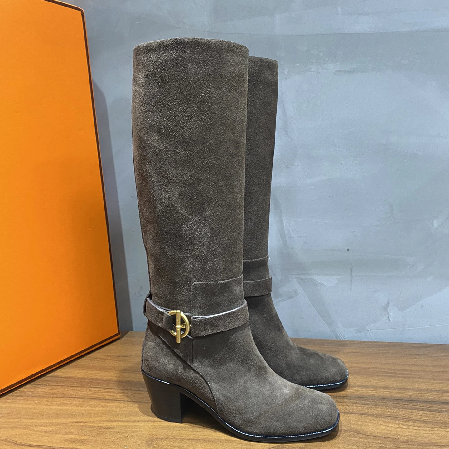 

Hot Sale square head Suede cow leather Long women boots Genuine leather outsole Knee-high boots for women Thick heel Luxe-Design