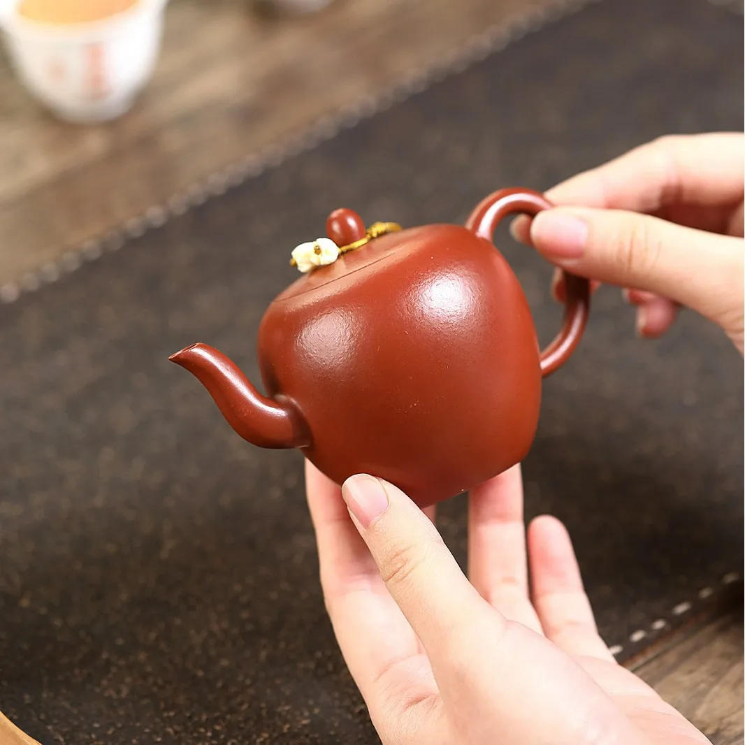

Handmade Mengchen Small Coal Kiln Sand Beauty Shoulder Yixing Purple Clay Pot Famous Boutique Inner Pile Ball Hole 150C