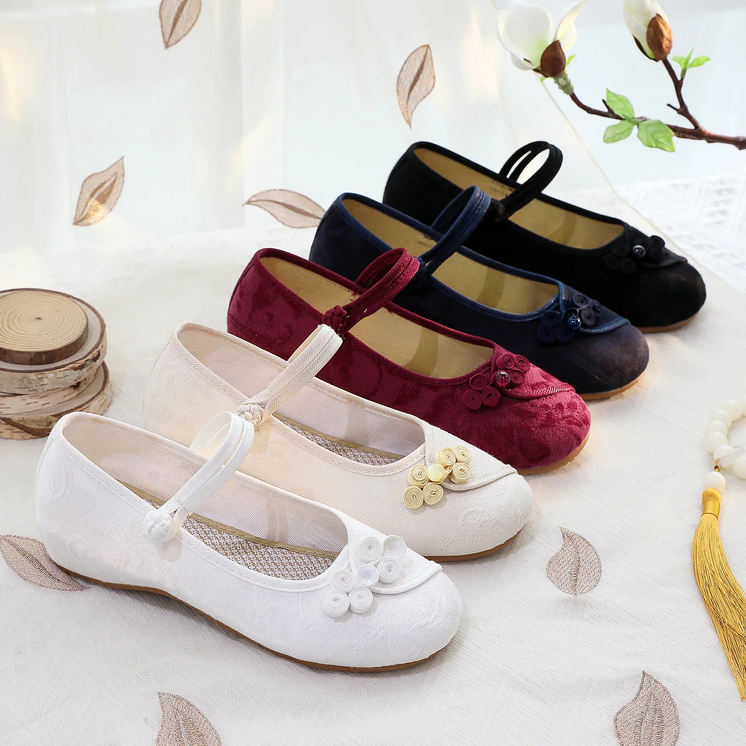 Size 34-41 Chinese Knot Women Cotton Fabric Embroidered Ballet Flats Ladies Casual Traditional Old Beijing Shoes Solid Color