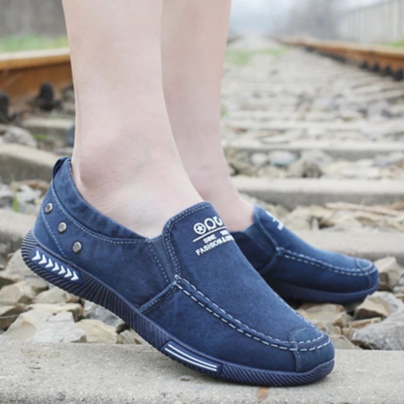 Denim Men\'s Canvas Shoes Slip on Sneakers Male for Summer 2025 New Outdoor Driving Moccasin Trendy Vintage Loafers Shoes for Men