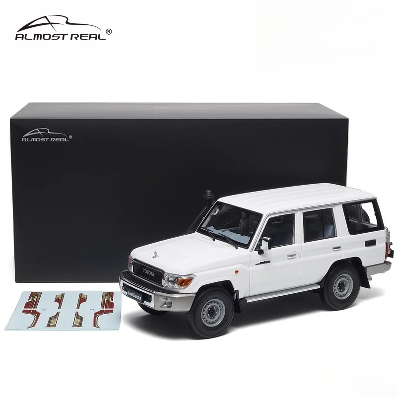 1:18 Toyota Land Cruiser76 alloy full open car model White alloy press shaft miniature simulation car model, adult decoration,