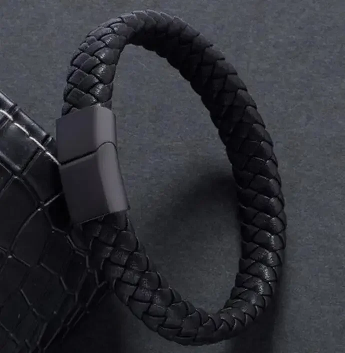 Vintage handgewebtes schwarzes Lederarmband mit hochwertiger Metallschnalle, geeignet für personalisierten Charm-Armbandschmuck für Männer