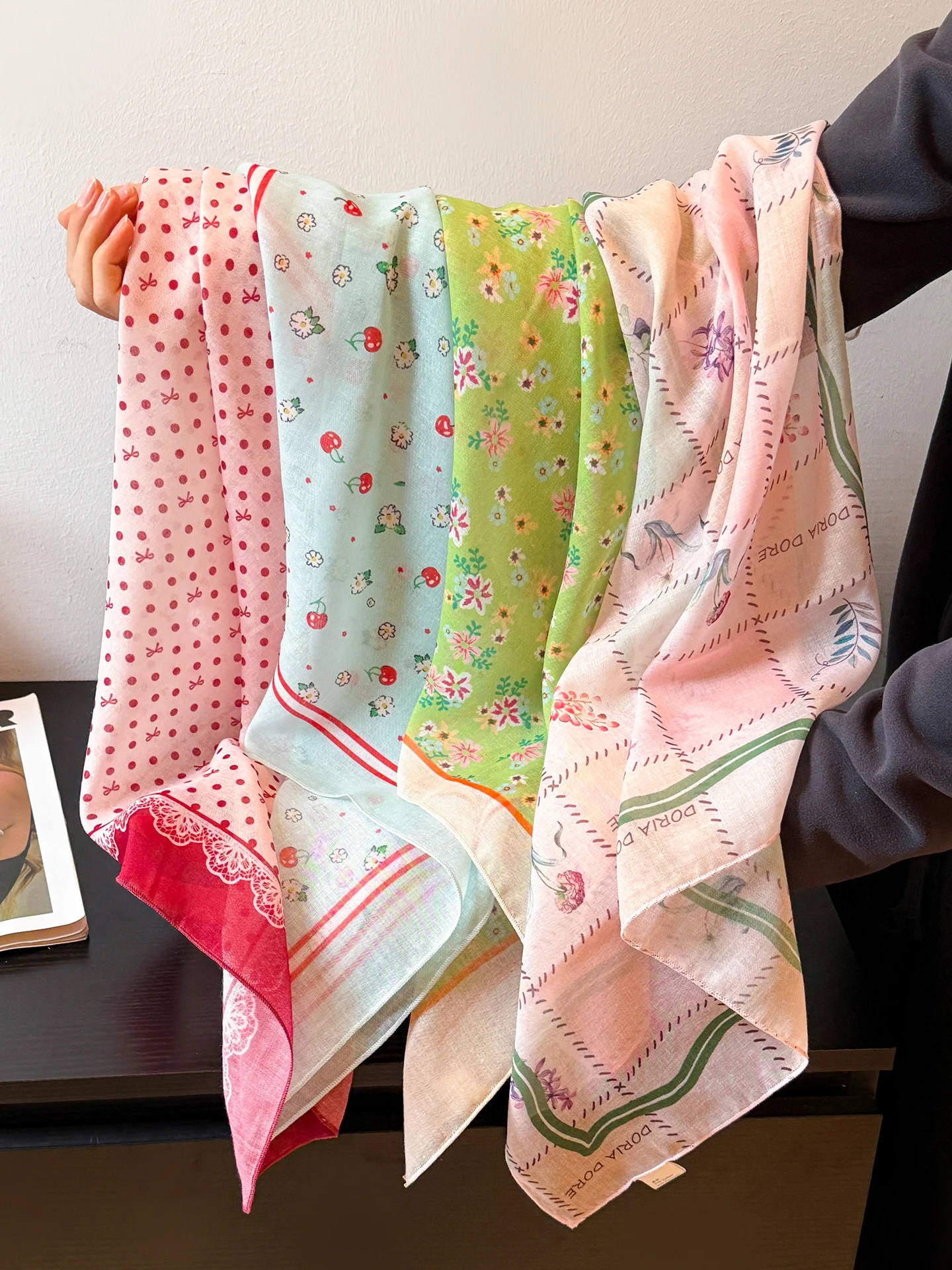 lenco-quadrado-feminino-estampado-floral-da-moda-para-primavera-protecao-para-o-pescoco-sensacao-de-luxo-artistico-novo-e-versatil