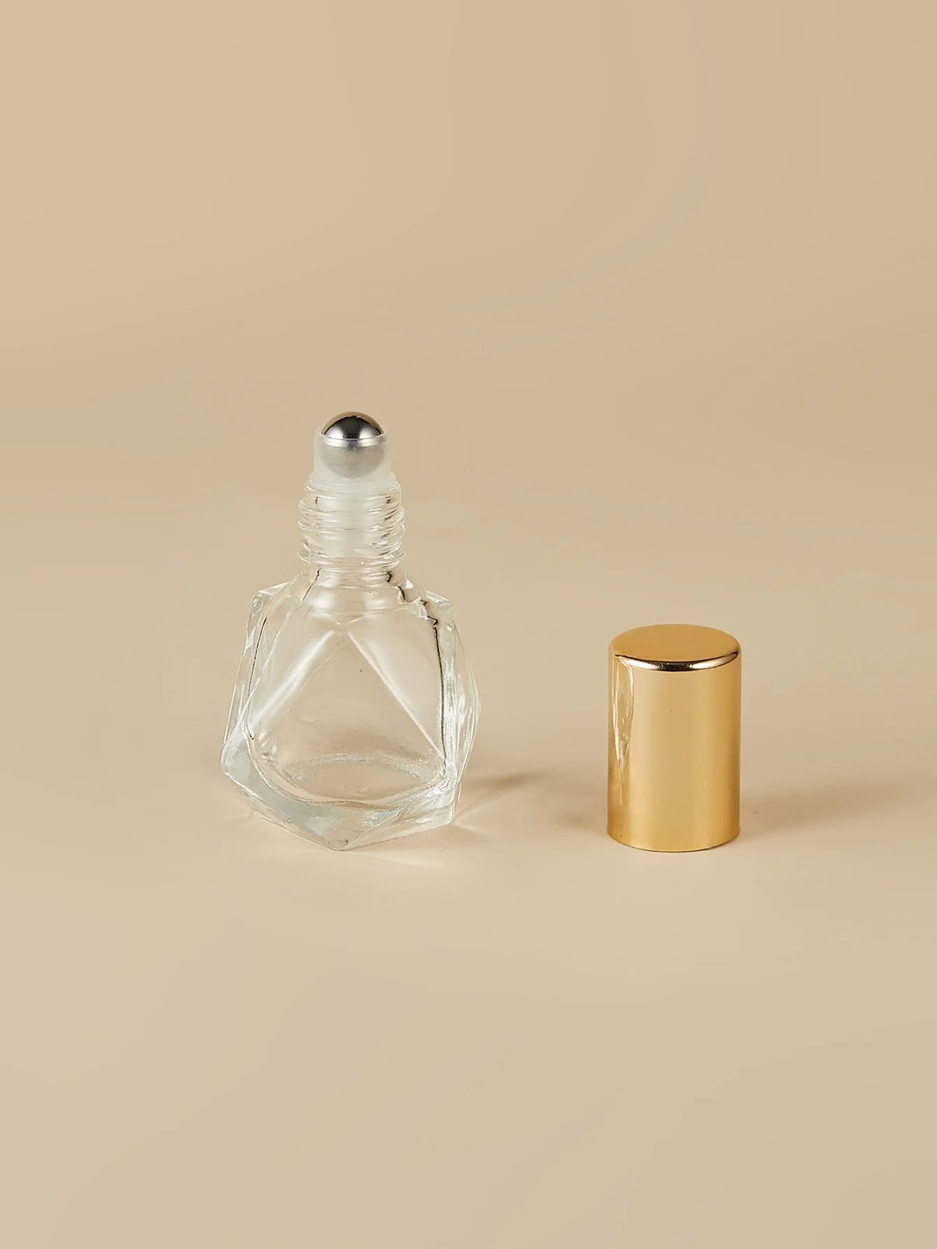 Essential Oil Glass Bottle Empty Clear Bear Shaped Steel Roller Ball Vial Refillable Makeup Packaging 8ML Perfume Roll on Bottle view 5