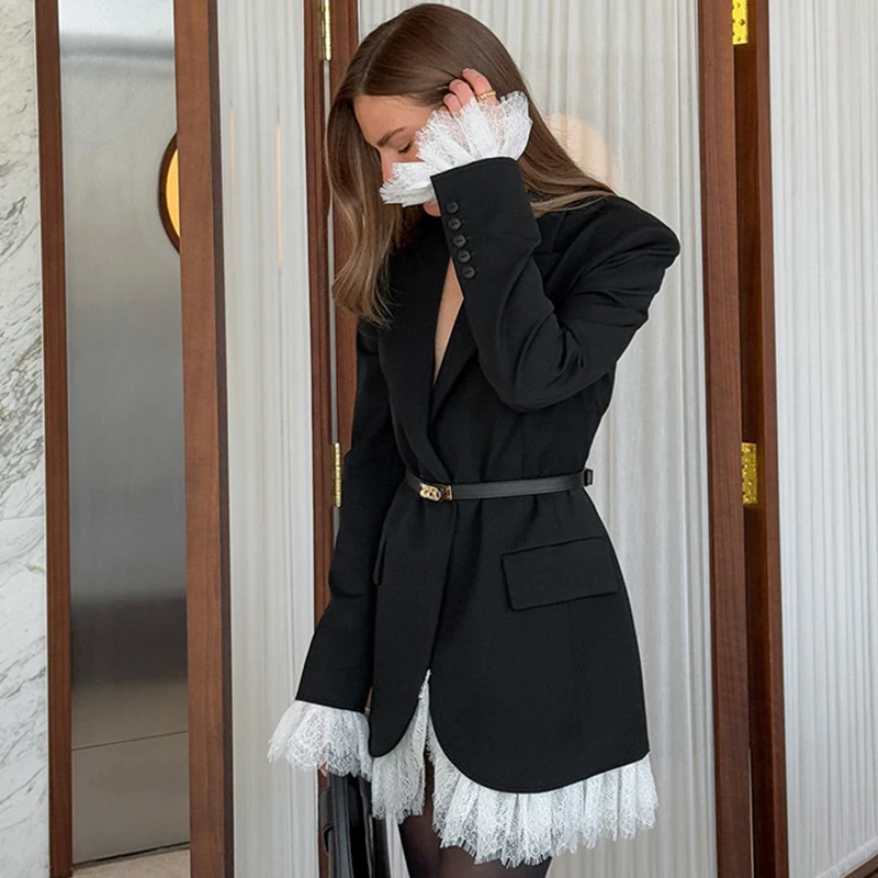 معطف نسائي مصمم بأكمام طويلة من الدانتيل معطف موضة أسود بياقة على شكل V سترة مرقعة 2025 سترة مكتب جديدة للسيدات للتنقل في الخريف