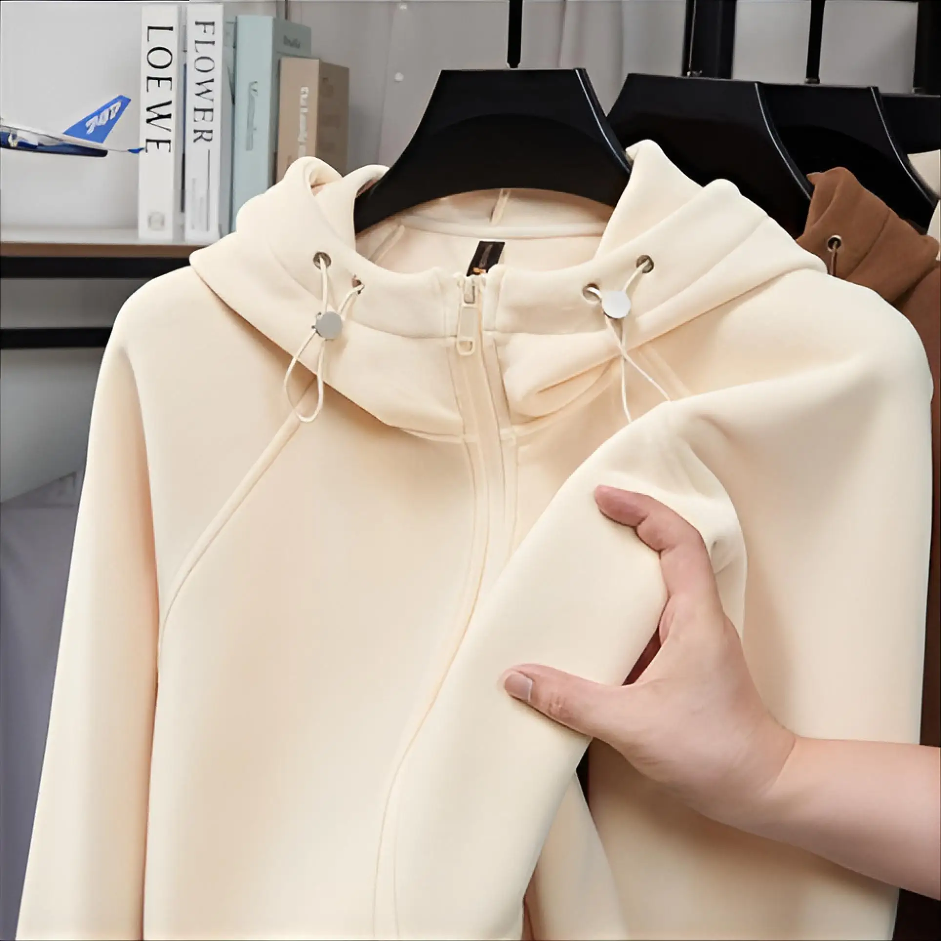 เสื้อสเวตเชิ้ตผ้าฟลีซมีฮู้ด เสื้อผ้าผู้หญิง สำหรับฤดูใบไม้ร่วง แขนเสื้อแบบแร็กแลน ชุดกีฬา ลายถัก สไตล์ลำลอง ใส่ได้ทั้งชายและหญิง สไตล์แอคทีฟ