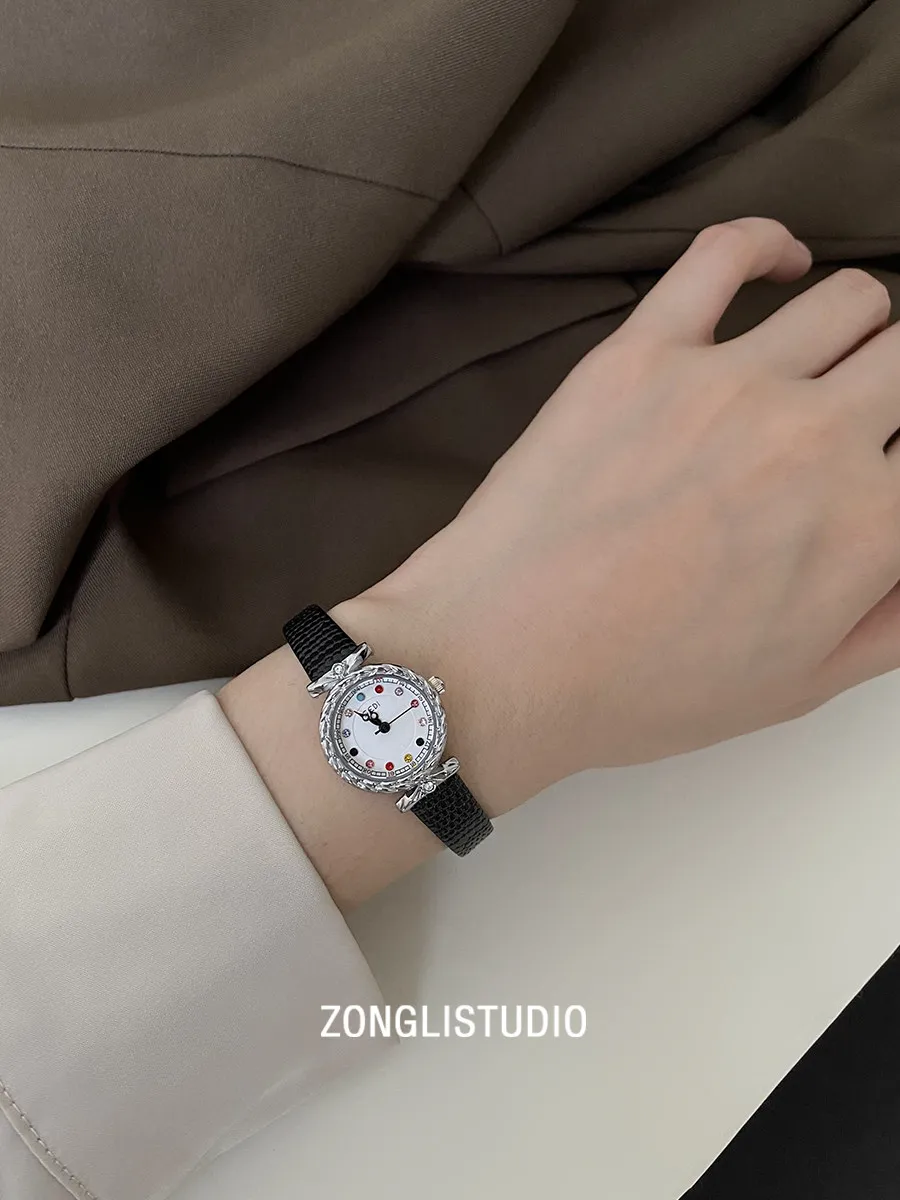 New Korean-Style Women'S WatchVintage And ElegantSmall And ExquisiteWith A High-End FeelLeather StrapSuitable For Students.