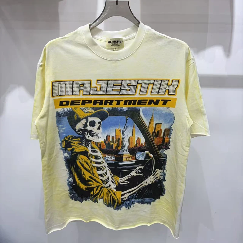 MAJESTIK T-shirt High-quality Fashionable Studded Skull Print Men Women Suitable Casual Wear Versatile Short Sleeve Tee