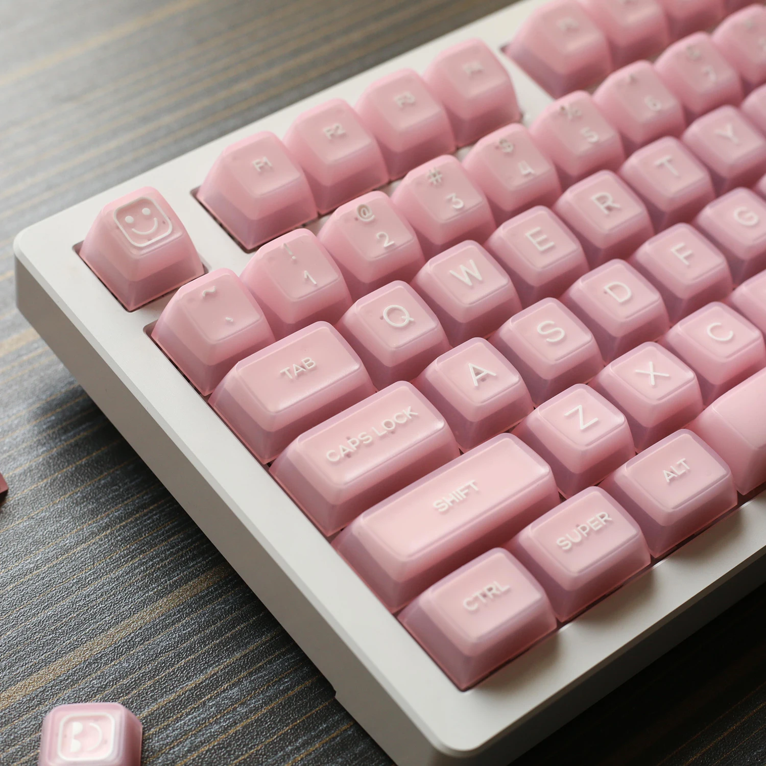 Imagem -03 - Kbdiy-keycap Translúcido Rosa para Teclado Mecânico Double Shot SA Perfil Pbt Keycaps Personalizados 142 Teclas Gmk87 Gmk81