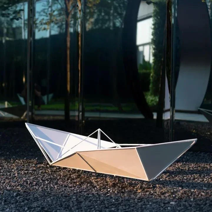 

Stainless steel boat ornament, metal outdoor lawn landscape, stainless steel abstract boat sculpture