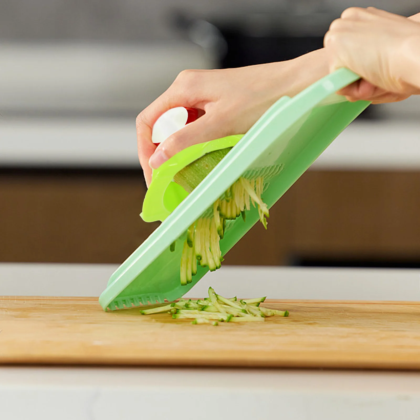 قطعتان من حامل أمان لقطاعة الطعام ومبشرة الجبن وأداة حماية مبتكرة مدمجة