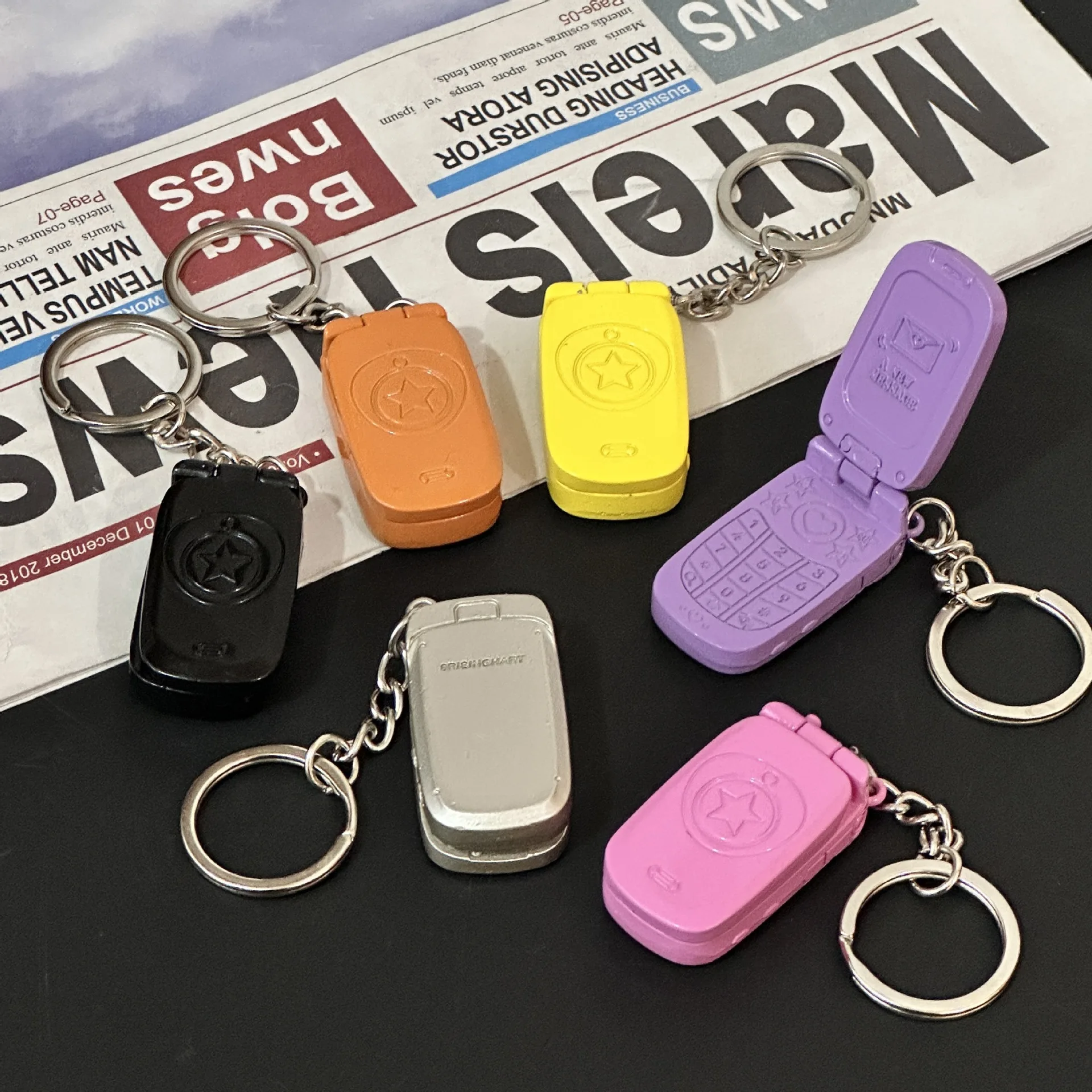 Korean Mini Flip Mobile Phone Keychain Retro Candy Color Foldable Phone Pendant Cute Y2K Bag Charm Key Ring Ornament  Брелок