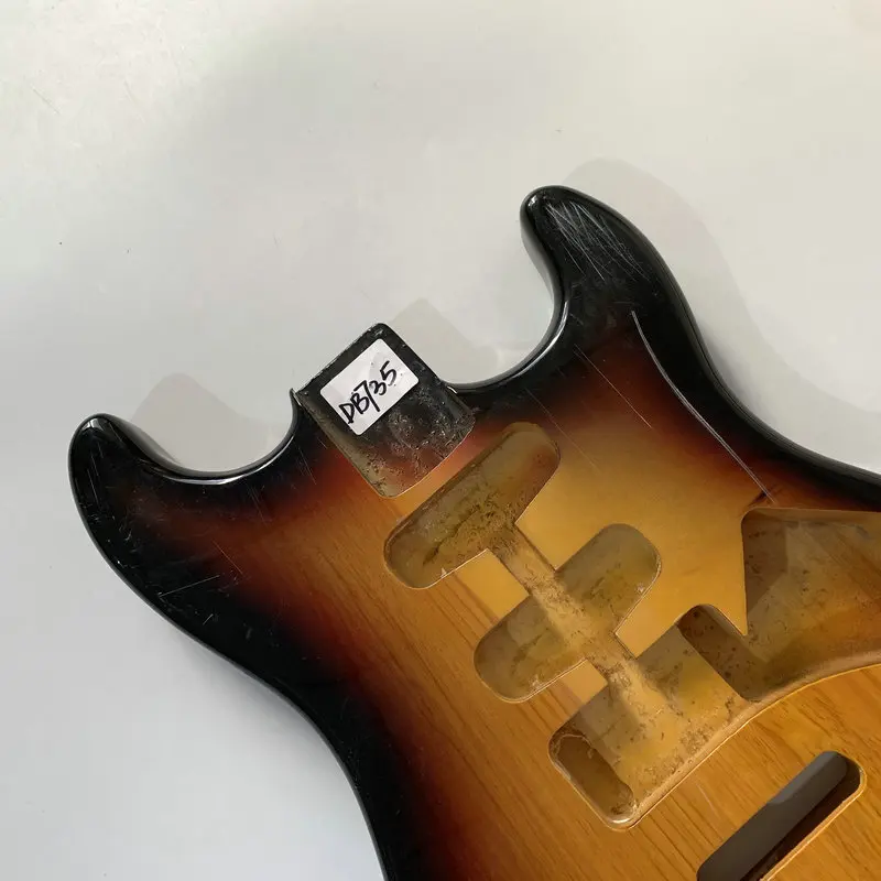 DB735  Sunburst Color ST Guitar Body in Solid Basswood SSH Pickups DIY Guitar Parts with Paints Problems