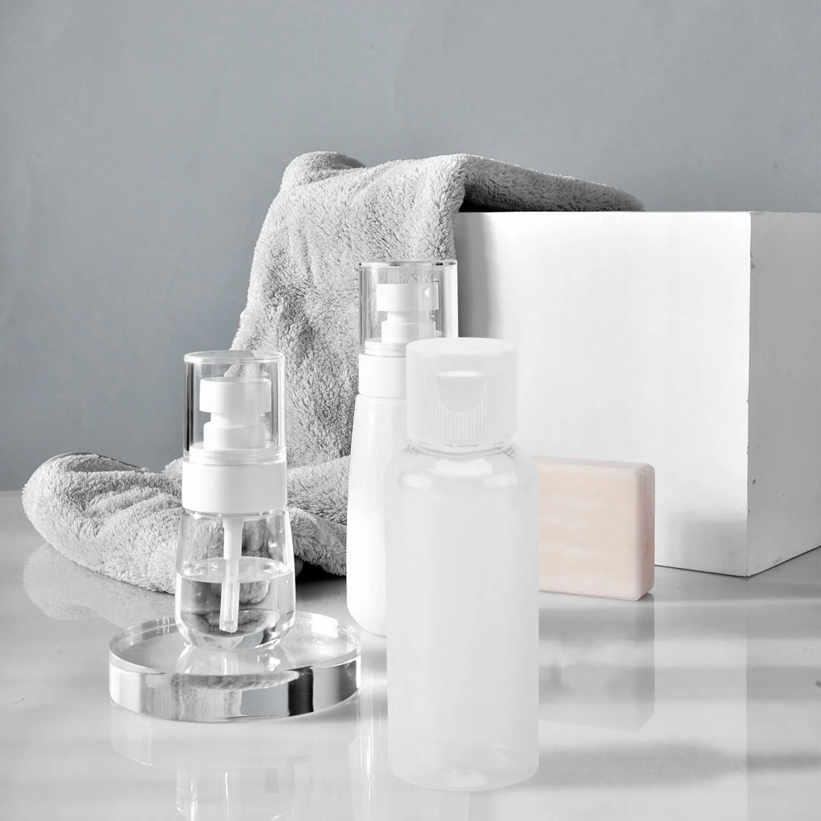 

Набор из 15 дорожных бутылочек: пластиковые пустые бутылки, герметичные, прозрачные, портативные, для шампуня, лосьона, крема, праймера для макияжа